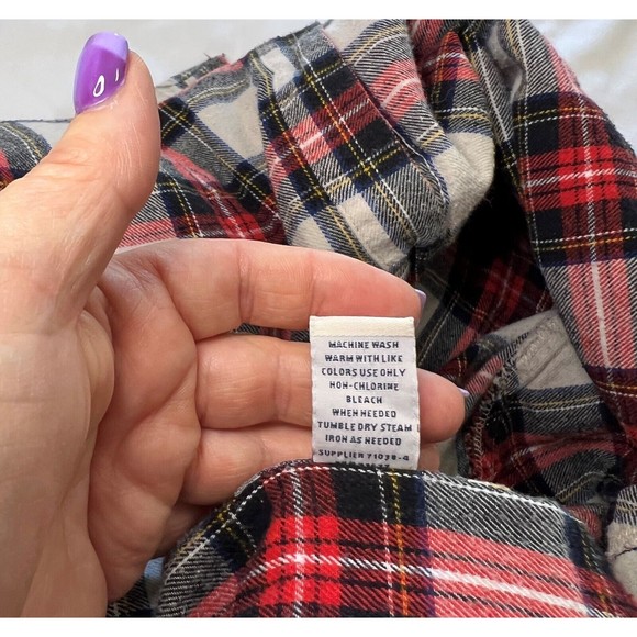 St. John's Bay Men's Plaid Flannel Classic Fit Button Down Shirt Size L - Picture 10 of 10